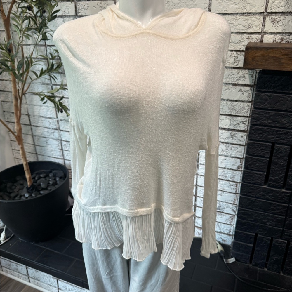 Hollister Cream Hooded Women's Top